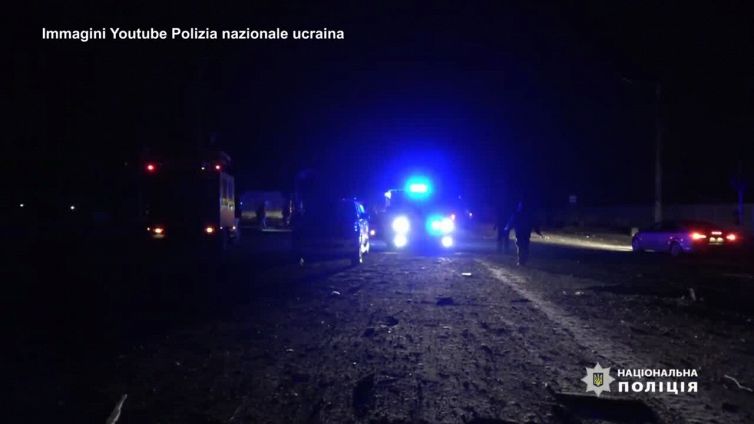 Ucraina, la devastazione a Korosten dopo un attacco aereo