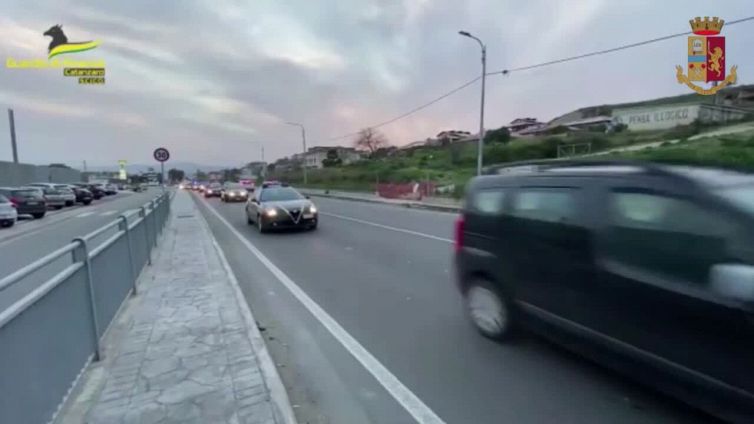 Droga: arrestato latitante a Roma, utilizzava anche un green pass contraffatto