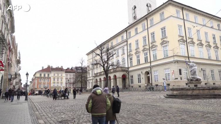 Ucraina, a Leopoli vengono protette statue e monumenti
