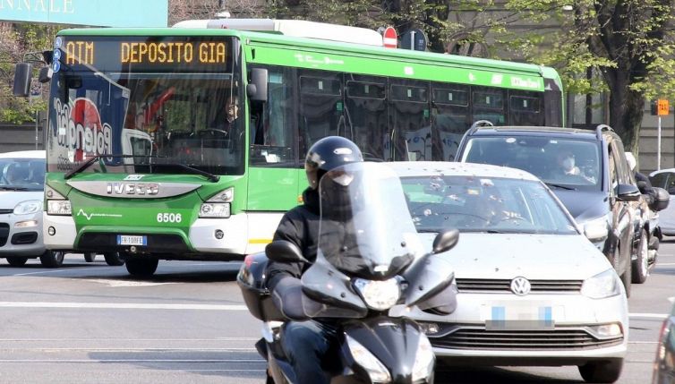 8 marzo, sciopero generale in Italia: chi si ferma e perché