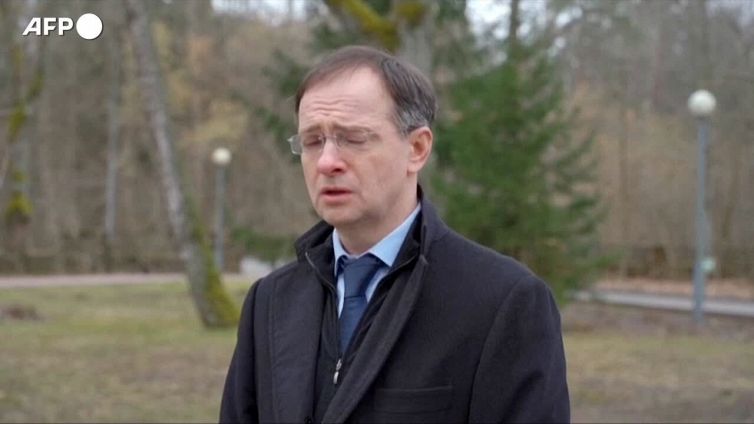 Ucraina, l'accusa dei russi alla controparte: "Usano i civili come scudi umani"