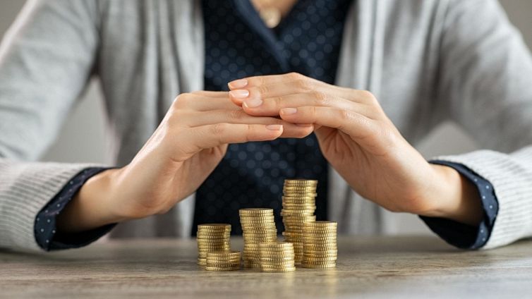 Soldi sul conto corrente, quanto si rischia di perdere con l'inflazione