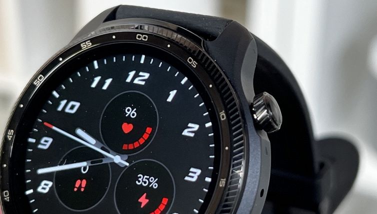 TicWatch Pro 3 Ultra GPS, lo smartwatch con dual display