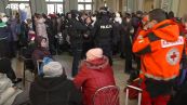 Ucraina, l'attesa dei profughi alla stazione del confine polacco