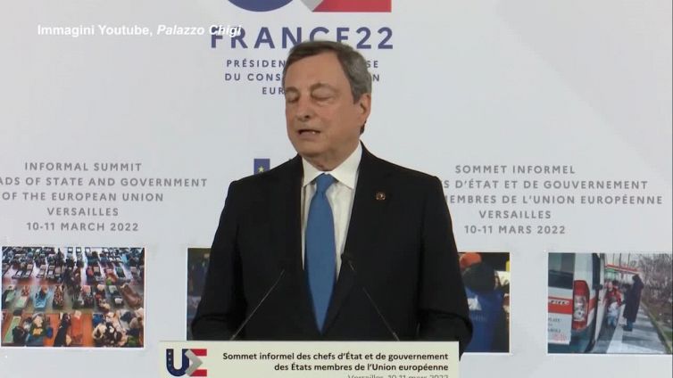 Ucraina, Draghi: "Kiev in Ue? Serve incoraggiamento, ma ci sono delle regole"