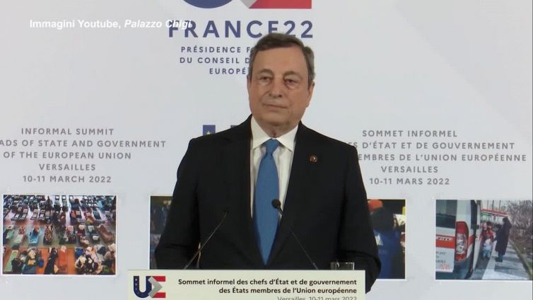 Draghi: "Non siamo in economia di guerra ma e' bene prepararsi"