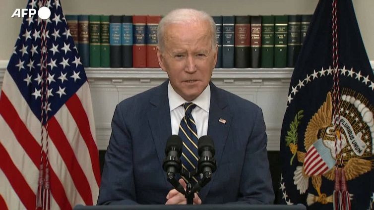 Biden vieta vodka e caviale russi, banditi pure i diamanti