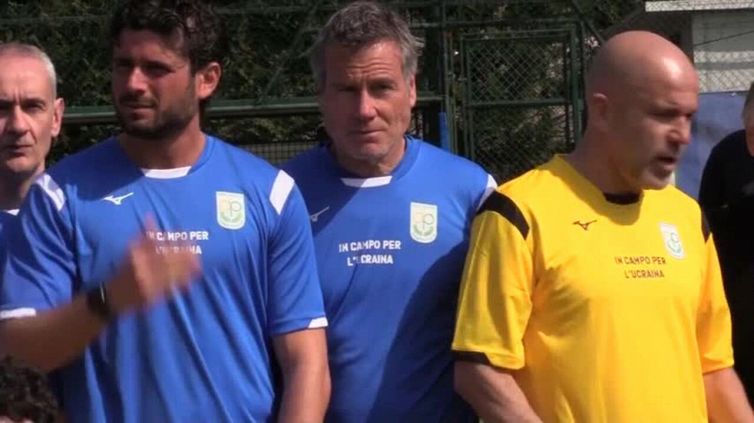 In campo per l'Ucraina: una partita per beneficienza al Due Ponti Sporting Club