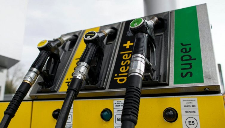 Diesel supera la benzina: i motivi del rincaro