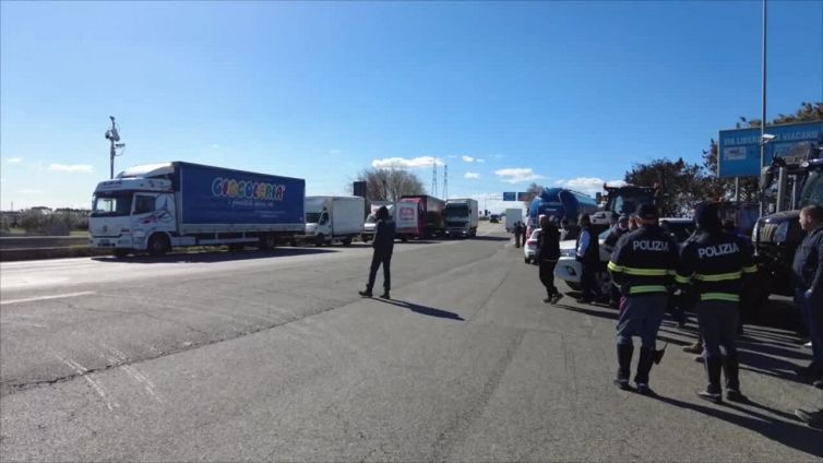 Caro-carburante, il Garante ferma lo sciopero dei trasportatori