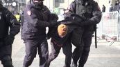 Manifestazioni in tutta la Russia, 800 arresti