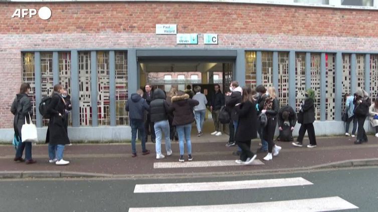 Covid: Francia, via alle mascherine nelle scuole