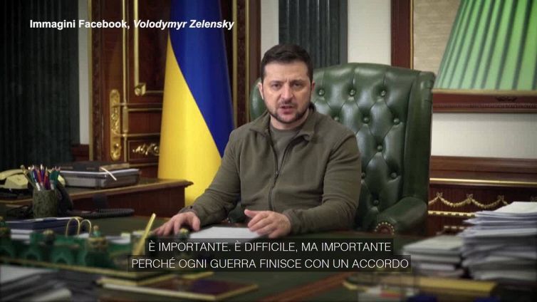 Zelensky: "I negoziati con la Russia sono ora piu' realistici"