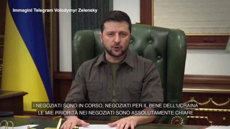 Ucraina, Zelensky: "Negoziati in corso, priorita' la fine della guerra"