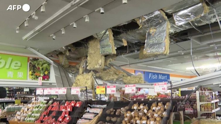 Terremoto in Giappone, edifici danneggiati e cittadini sfollati