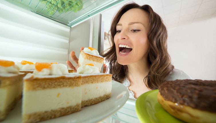Come conservare una torta in frigo? Metti una fetta di pane
