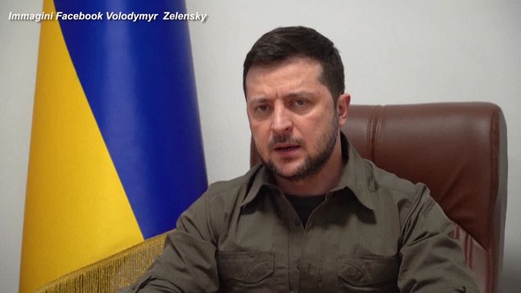 Ucraina, Zelensky al Bundestag: "A ogni bomba si alza un muro con l'Ue"