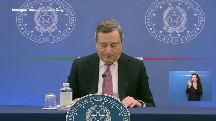 Covid, Draghi: "Green pass un successo, graduale superamento"
