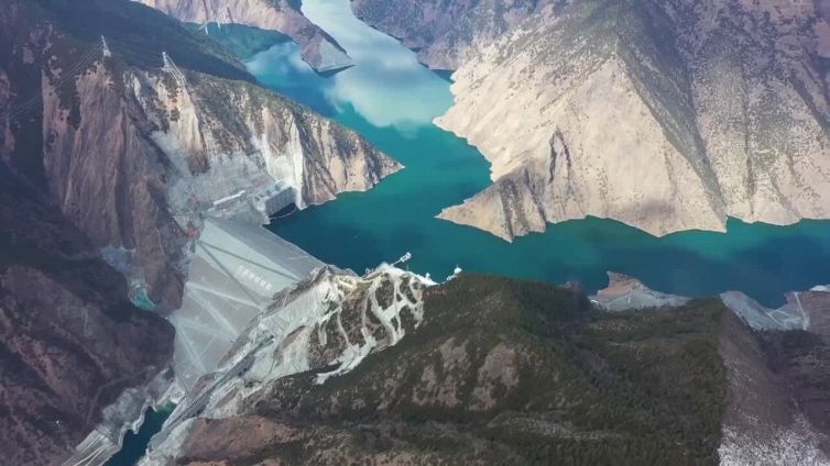 Cina: operativa la mega centrale idroelettrica a piu' alta quota