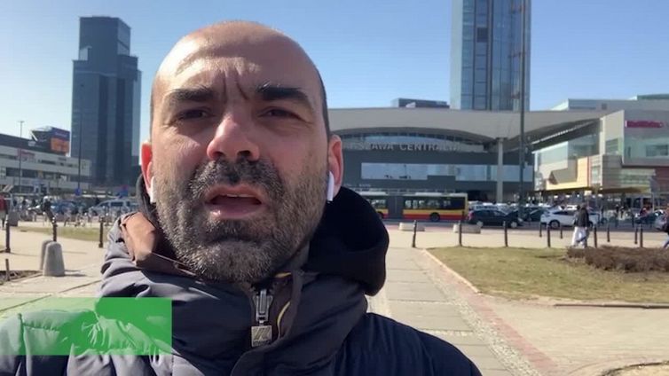 Ucraina, la stazione di Varsavia, uno dei primi punti di accoglienza dei profughi