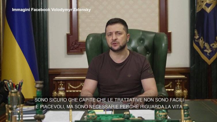 Ucraina, appello di Zelensky per la pace: "Ma le trattative non sono facili"