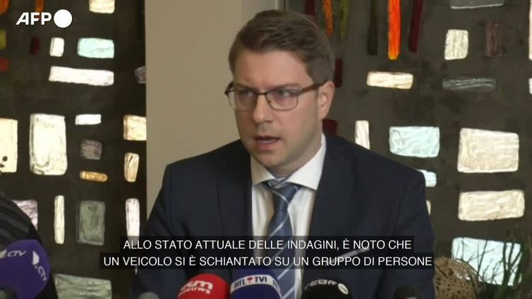 Auto sulla folla in Belgio: 6 morti e 26 feriti, di cui 10 gravi