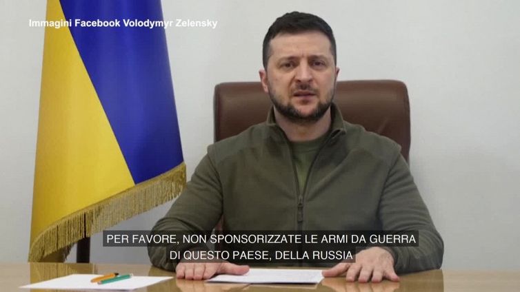 Zelensky chiede all'Ue lo stop del commercio con la Russia