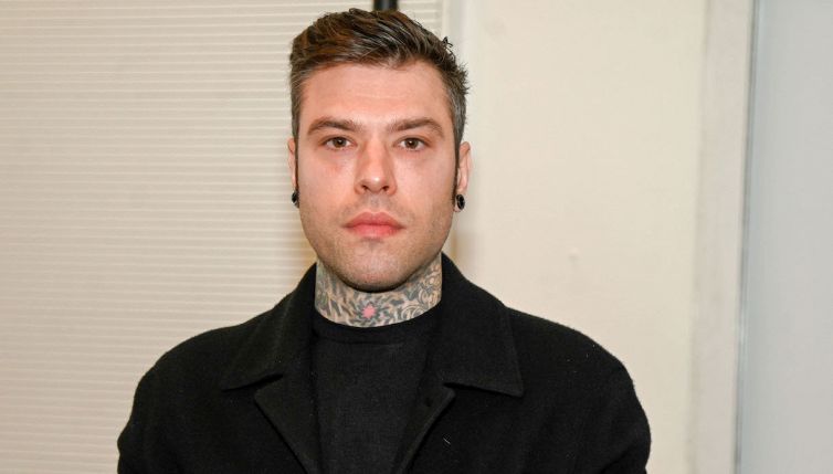 Fedez, la malattia, il pensiero per i figli e l'intervento