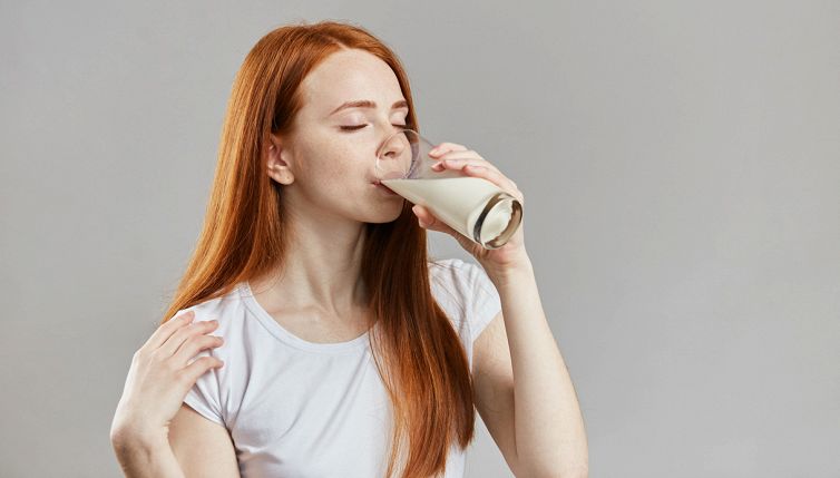 Capelli crespi? Usa il latte e vedrai subito i risultati