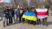 Ucraina, volontari bielorussi a Odessa: "Supportiamo la guerra contro l'invasore russo"