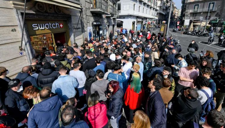 MoonSwatch, cos’è l’orologio diventato una mania