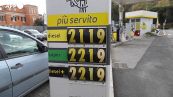 Con calo carburante il pieno degli italiani sale di 9 miliardi