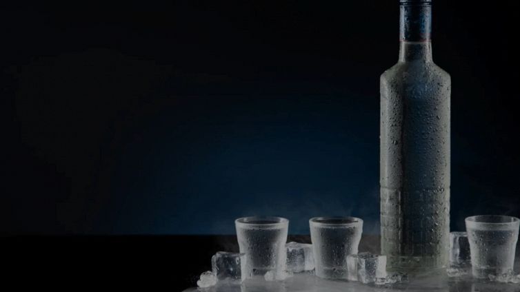 La vodka a prova di sanzioni: è italiana e contiene olio d'oliva