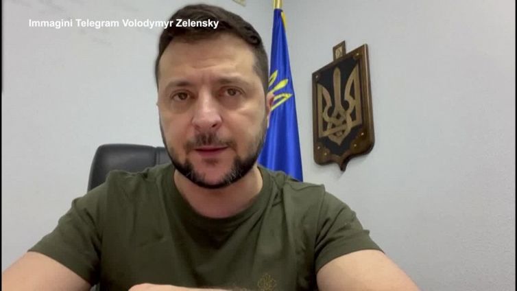Ucraina, Zelensky: "Cerchiamo la pace senza alcun indugio"