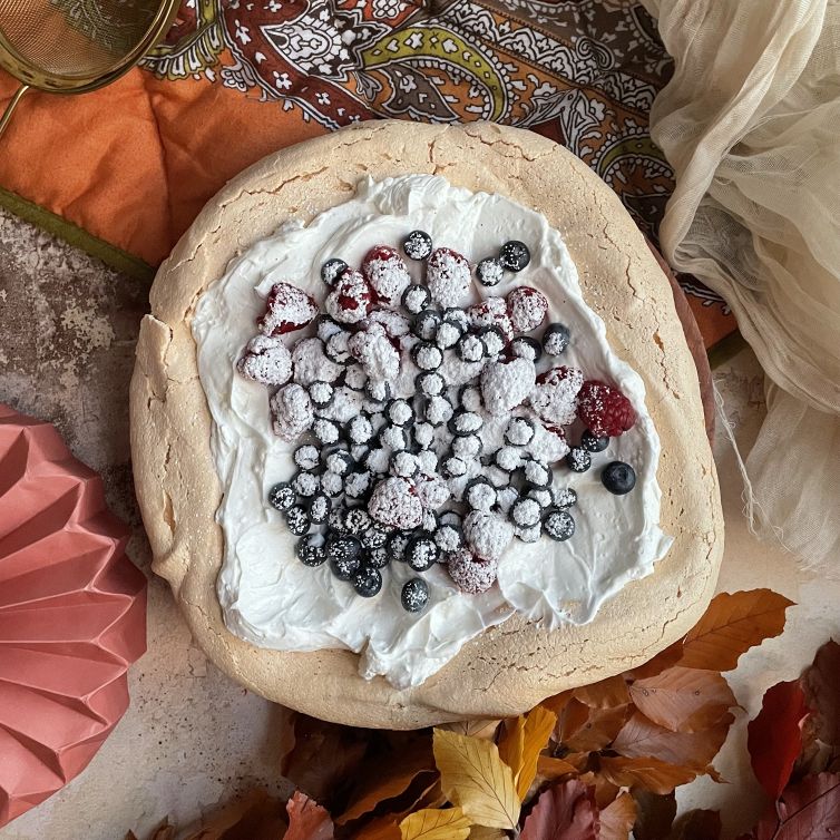 Pavlova ai frutti di bosco