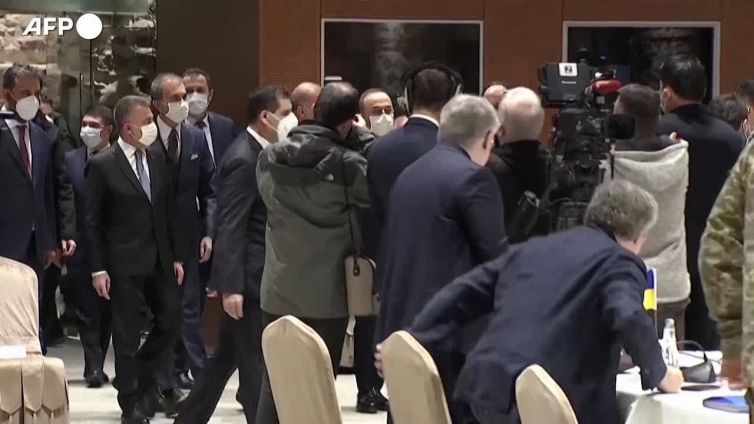 Ucraina, Erdogan: "Entrambe le parti hanno legittime preoccupazioni"