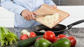 Cipolle, l'errore con il sale quando cucini: cosa dovresti fare