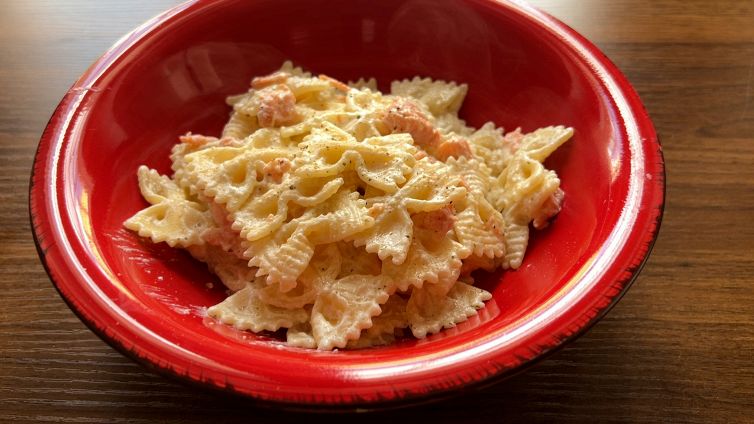 Ricetta per farfalle al salmone con panna