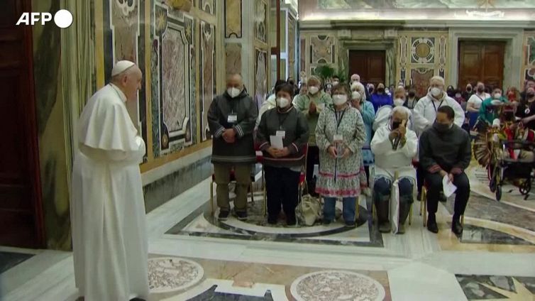 Papa Francesco ai nativi del Canada: "Dolore e vergogna, vi chiedo scusa"