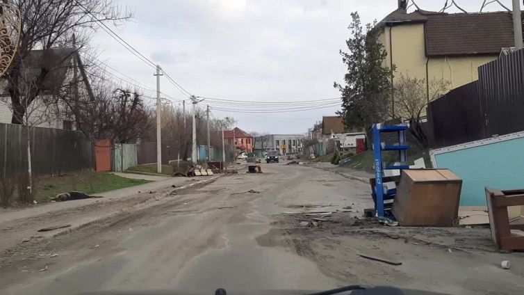 Tra le strade di Bucha devastata dalla guerra