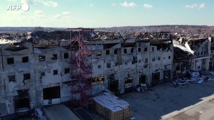 La citta' di Stoyanka devastata, ponti ed edifici crollati