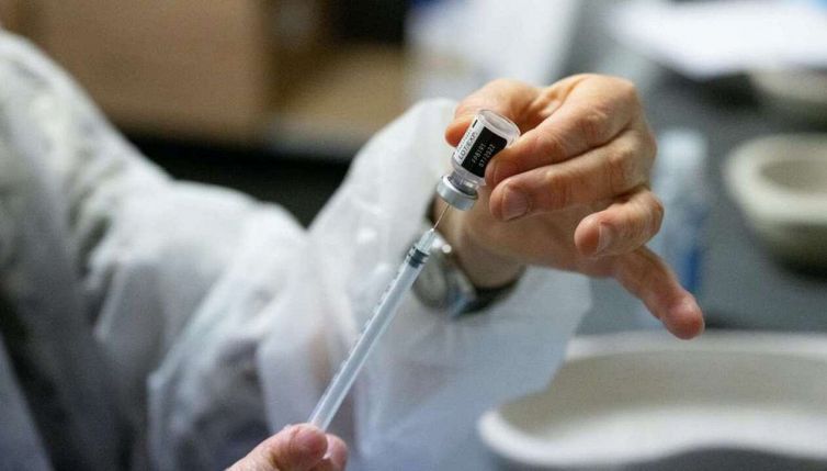 Vaccini mRna, quanto hanno guadagnato gli ad di Pfizer, BioNTech e Moderna