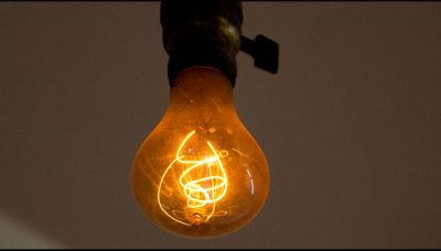 L'incredibile storia della lampadina centenaria
