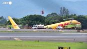 Costa Rica, aereo si spezza in due durante l'atterraggio di emergenza