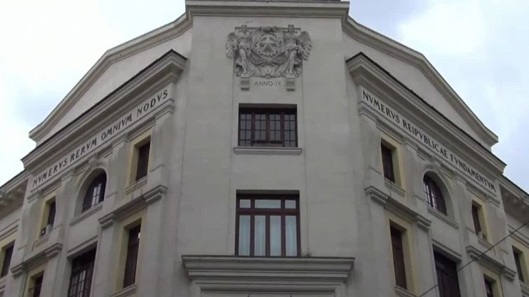 Italia 2021, famiglie con piu' redditi ma minori risparmi