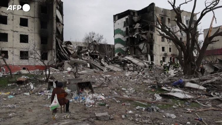 Ucraina, il dramma di Antonina: tra le macerie, sperando di non trovare il figlio