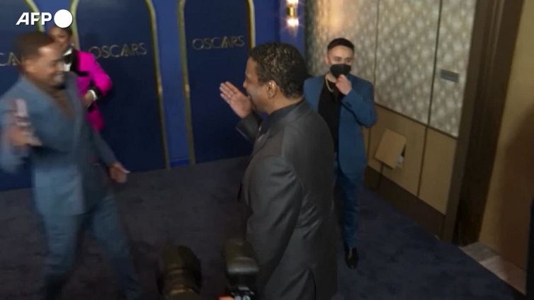 Oscar, i sostenitori di Will Smith in rivolta contro l'Academy