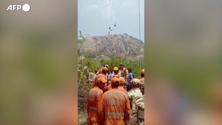 India, scontro tra funivie: un morto