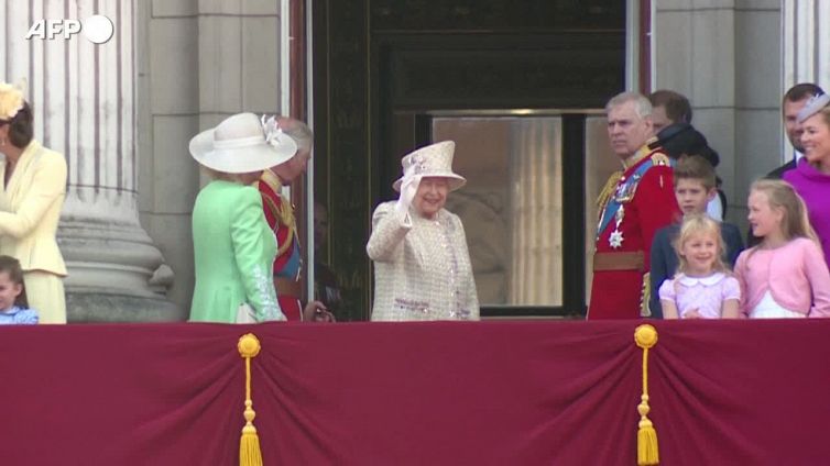 La Regina confessa: "il Covid mi ha lasciata esausta"