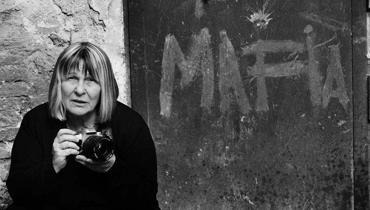 Addio a Letizia Battaglia, chi era la fotoreporter che ha raccontato i delitti di mafia